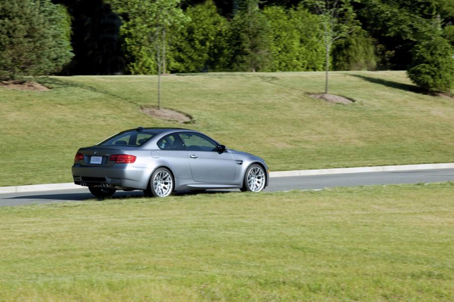  BMW M3 Frozen Gray Coupe 2011 года  (фото 9 из 21)